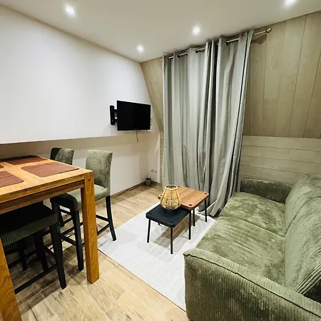 Apartman Neuf Calme, Centre Village, Vue Chateau *
